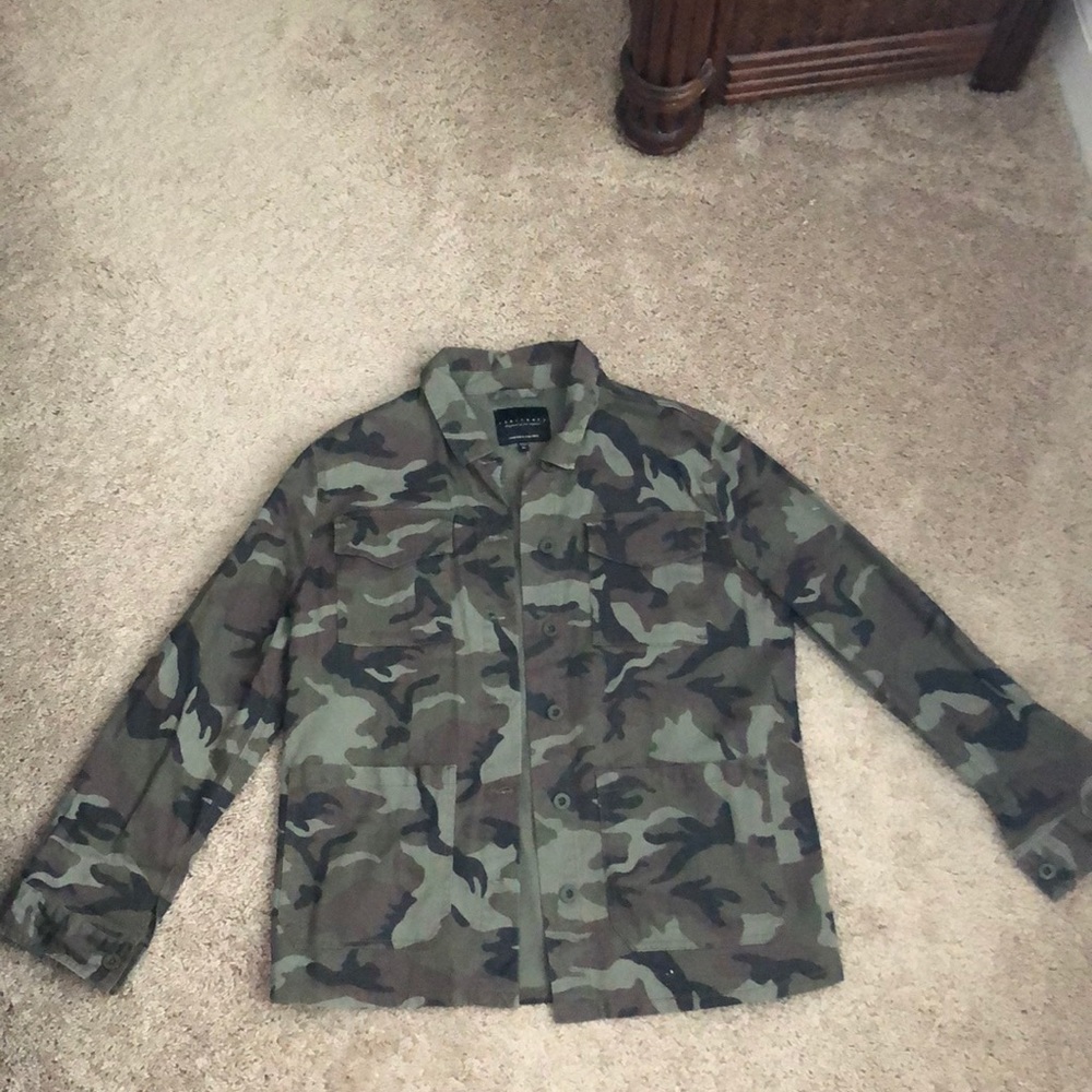 Women’s fatigue jacket.